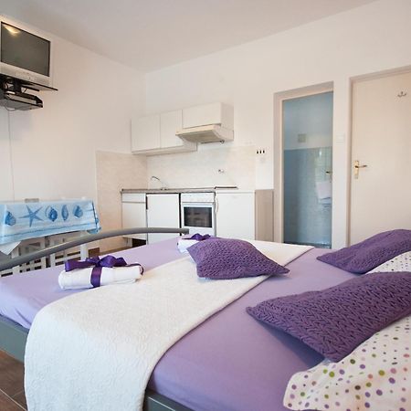 Apartments Srijemsi Mlini Pokoj fotografie
