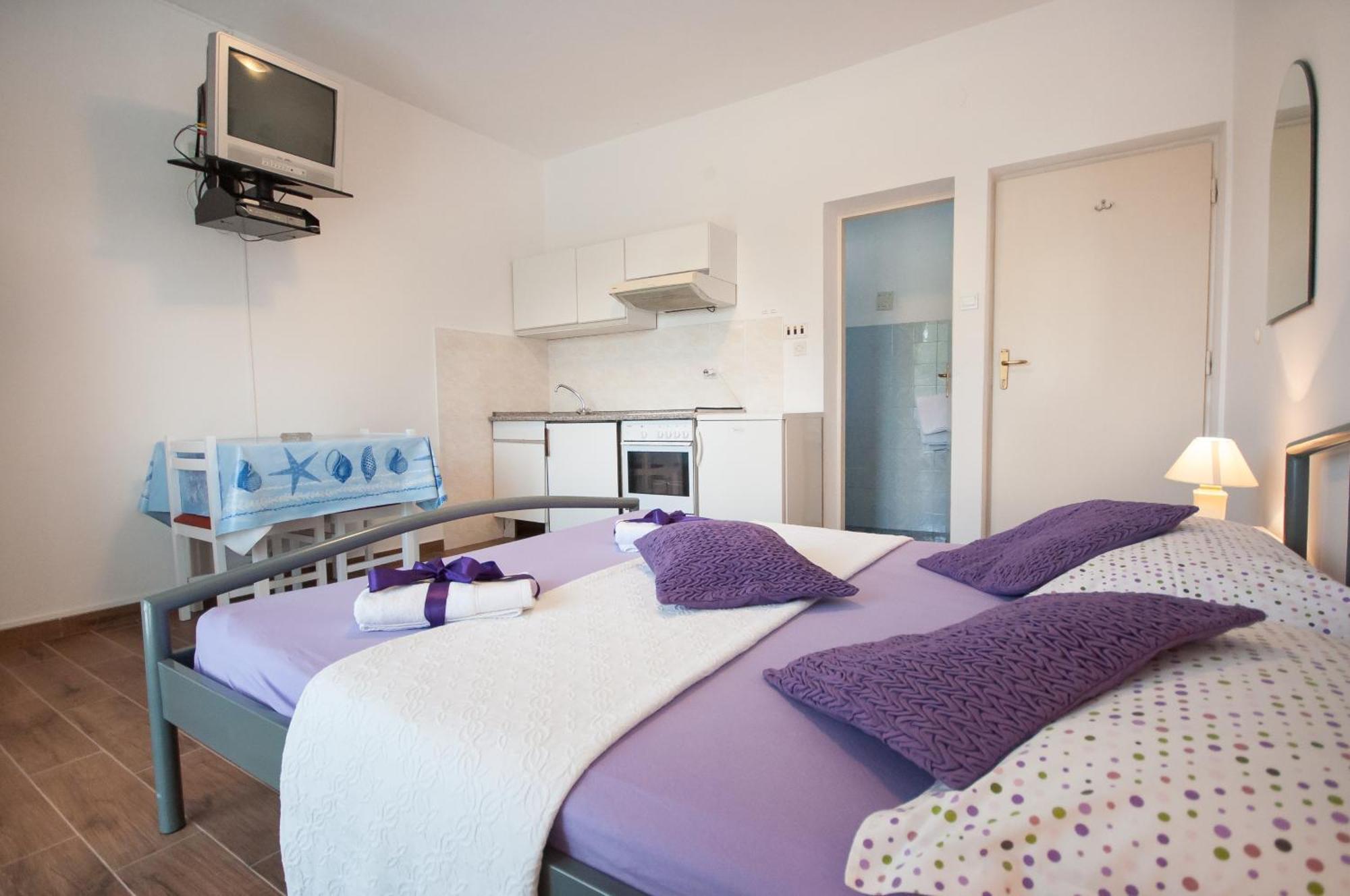 Apartments Srijemsi Mlini Pokoj fotografie