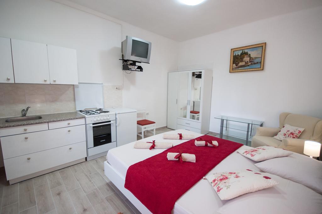 Apartments Srijemsi Mlini Pokoj fotografie