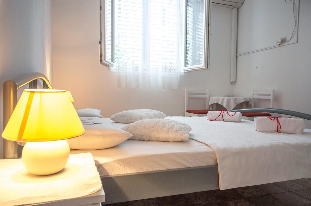Apartments Srijemsi Mlini Pokoj fotografie